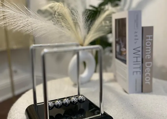 Modern Townhouse-free Parking-games Room-fast W-ifi