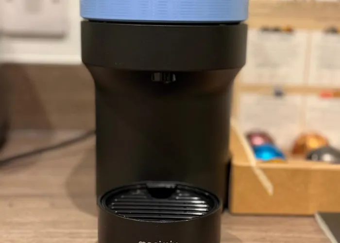 Modern 1-bed Near Centre, Arndale, Spinningfields, Mediacityuk, Old Trafford & Etihad, Sleeps 4, Netflix, Gym, Balcony, Nespresso Machine, Perfect For Long & Short Stays, Leisure, Contractors & Professionals! Daire