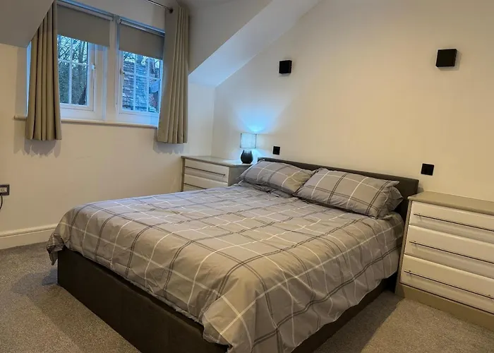 Nyaraló Jessup Worsley Village Manchester