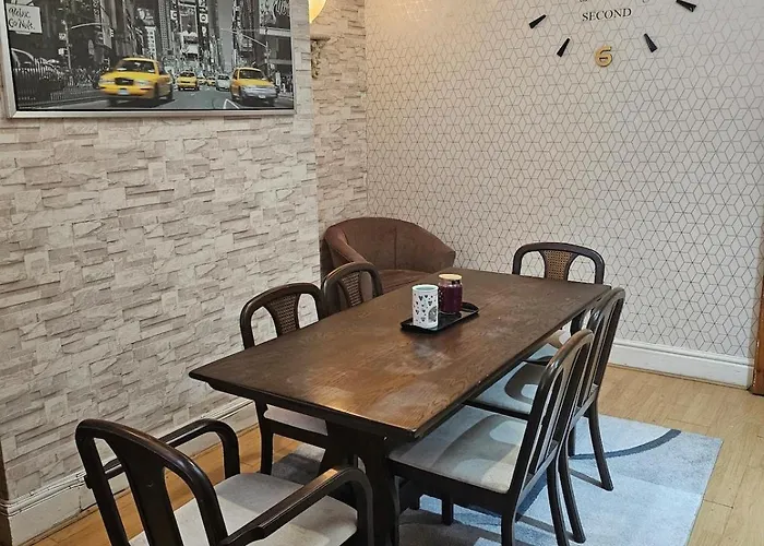 Go Big ! Entire Cozy House For Max 8 People Near Center *