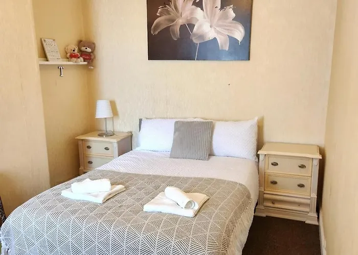 Casa vacanze Go Big ! Entire Cozy House For Max 8 People Near Center *