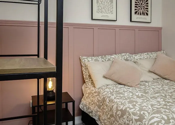 Cozy - Great Location - Perfect For Long Manchester