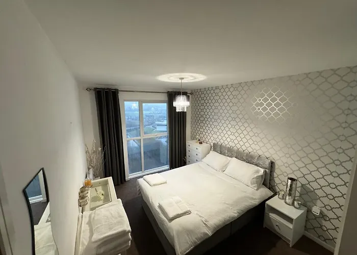 Walking Distance From Etihad And Coop Arena Parking Free Апартаменты Манчестер