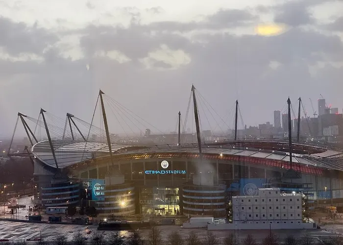 Walking Distance From Etihad And Coop Arena Parking Free Манчестер