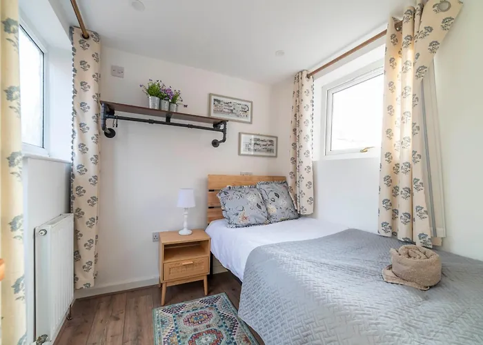 Beautiful Three Bedroom House - Escape