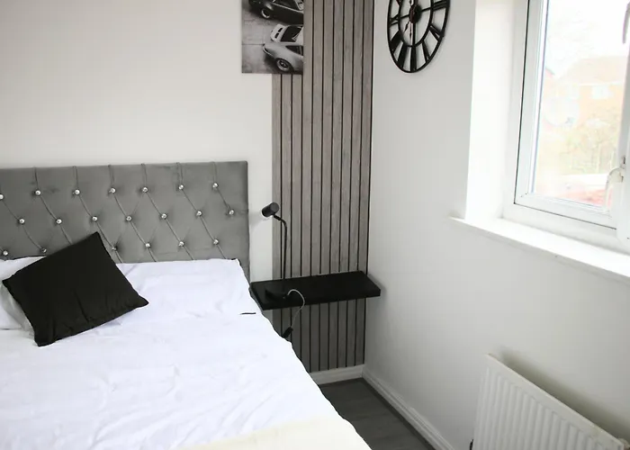 Dom wakacyjny 3 Bedroom House Close To Centre Free Parking Manchester