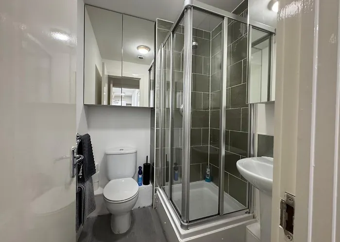 Spacious 2 Double Bedroom Near Centre, Salford Mánchester