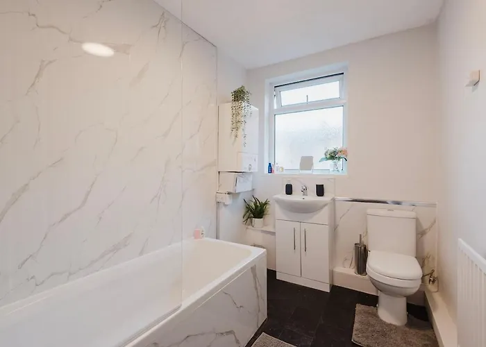 Free Parking, Late Check Out Coop Live Etihad Stadium 3-bed House 맨체스터