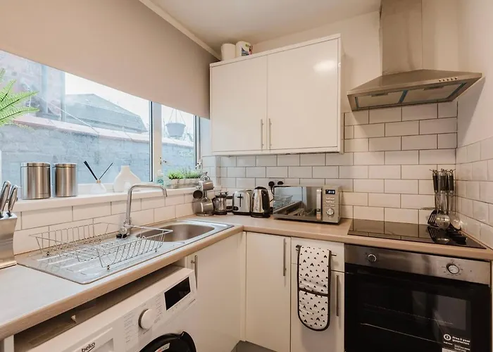 Free Parking, Late Check Out Coop Live Etihad Stadium 3-bed House 맨체스터