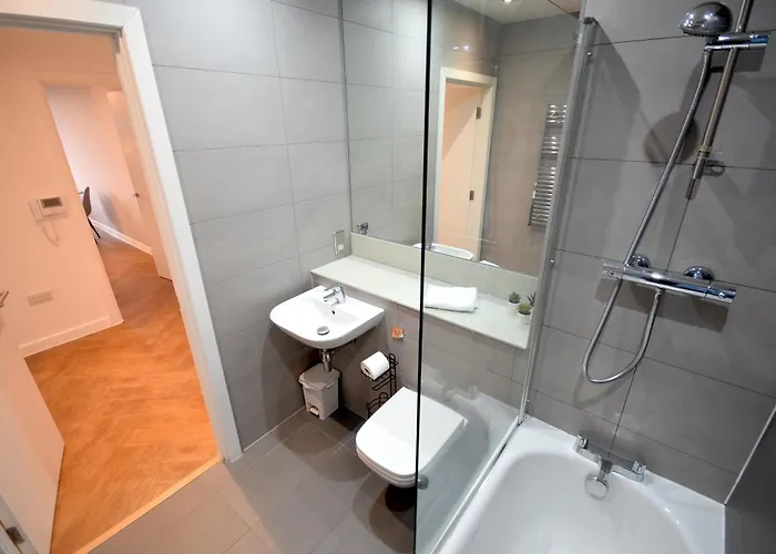 Life - 2-bed 1-bath Top-floor In New Cross