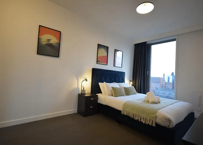 Life - 2-bed 1-bath Top-floor In New Cross *