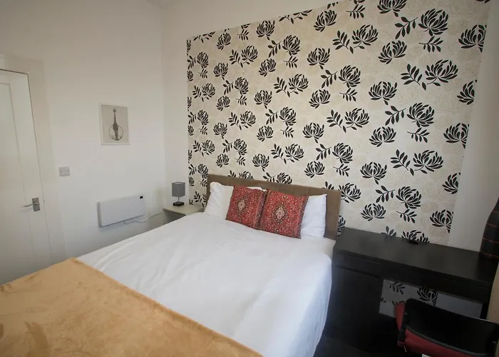 Ideal For Groups - Modern 2 Bedroom - Free Parking, Transit Links, Close To Stadiums