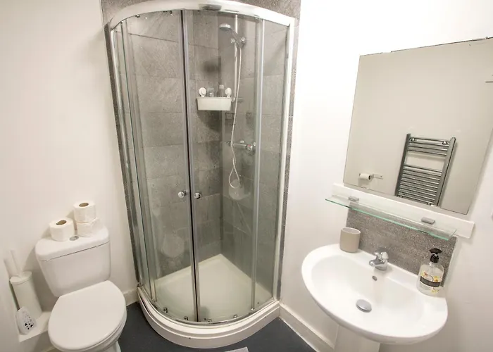 Ideal For Groups - 2 Bedroom - Free Parking, Transit Links, Close To Stadiums