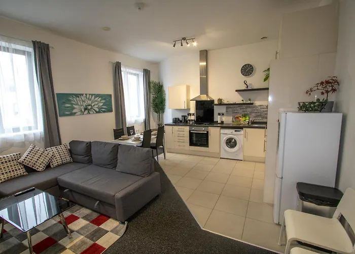 Апартаменты Ideal For Groups - 2 Bedroom - Free Parking, Transit Links, Close To Stadiums *