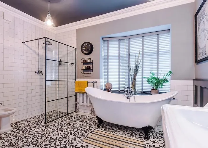 Сasa de vacaciones Unique In Northenden Urban Oasis Sleeps 8