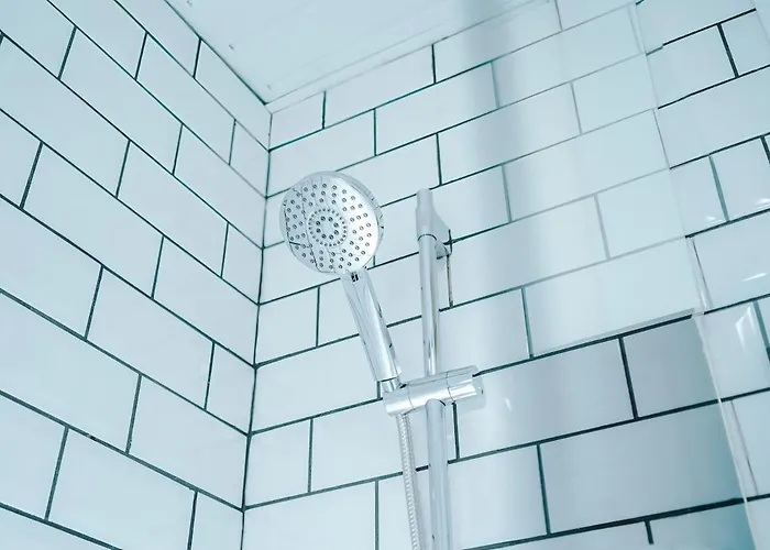 Apartment Free Park, Sleeps 8, Stunning In Salford, Long Term Disc, Perfect For Groups Manchester