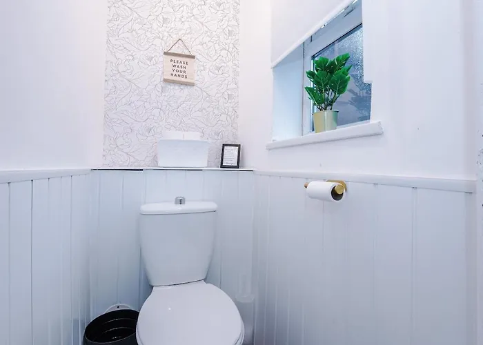 Free Park, Sleeps 8, Stunning In Salford, Long Term Disc, Perfect For Groups