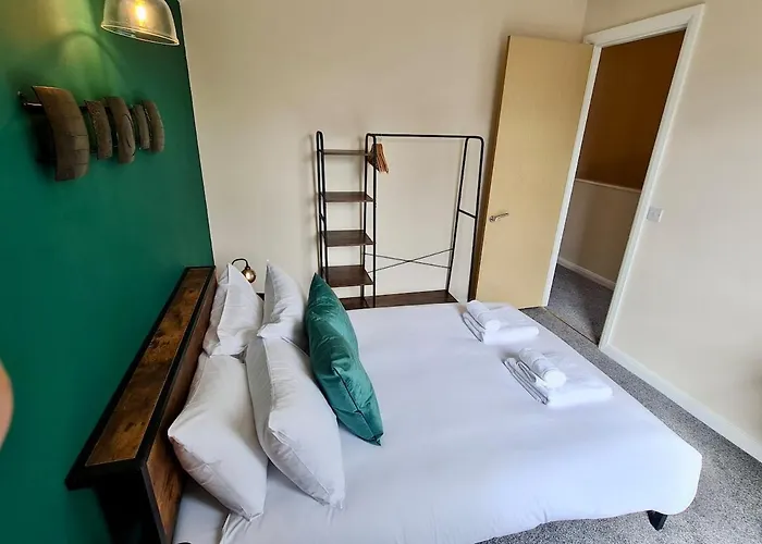 Cute 3 Bedroom House Near Etihad Stadium And Coop Arena With Parking マンチェスター