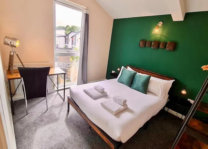 Cute 3 Bedroom House Near Etihad Stadium And Coop Arena With Parking * マンチェスター