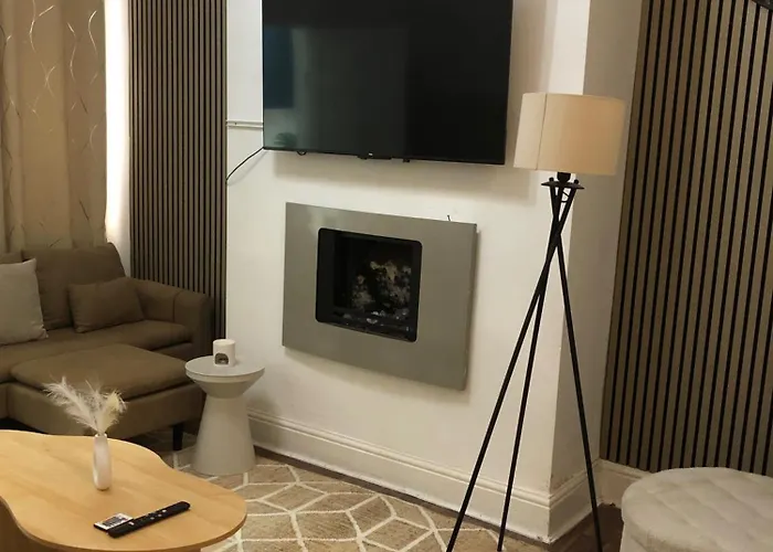 Traditonal House - Etihad -games Room-free Parking Σπίτι διακοπών *