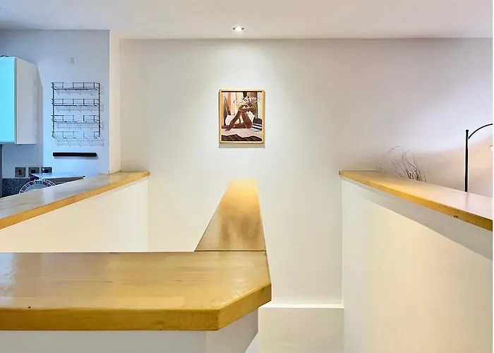 Modern Duplex Centre