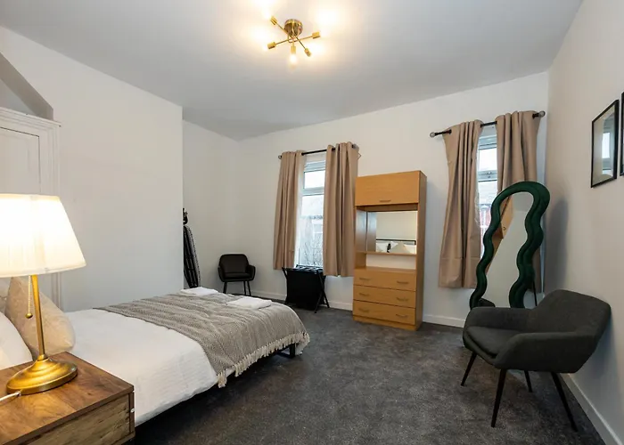 Modern 3br Sleeps 7 Fast Wifi Perfect For Long