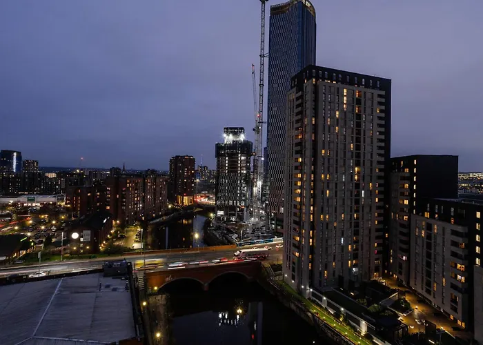 Bianco 2br With Views * Manchester