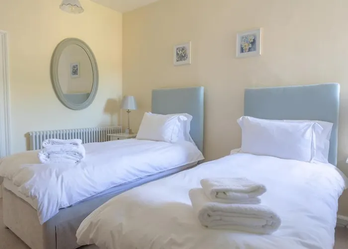 Tatil Evi Beautiful Cotswold With Hot Tub Manchester