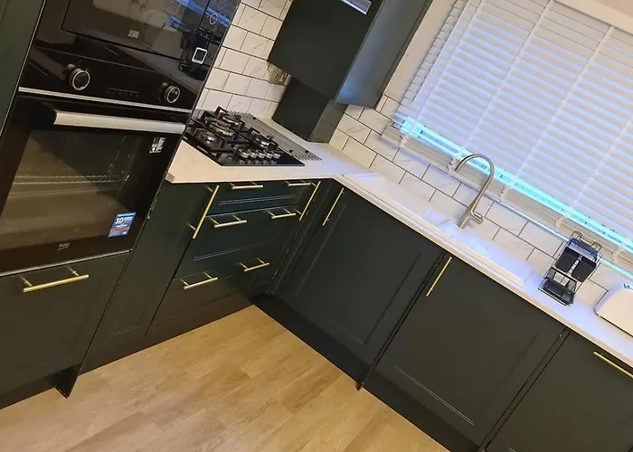 Stylish 5 Mins To Center *