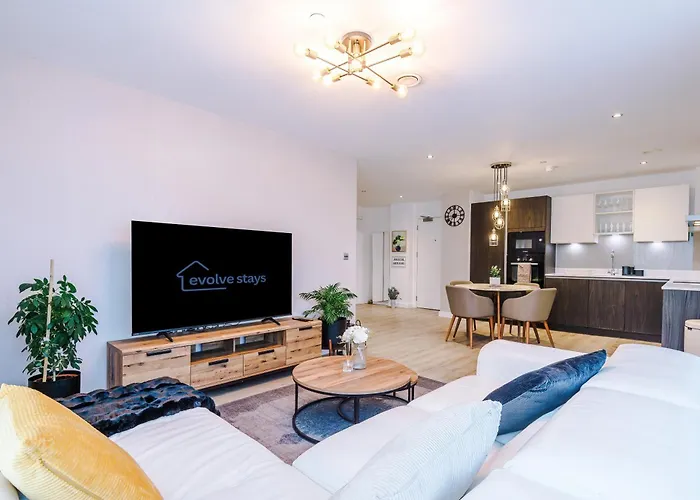 Fully Equipped, Centre 3bed Apartment, Balcony With Amazing Views, Sleeps 6 * 曼彻斯特