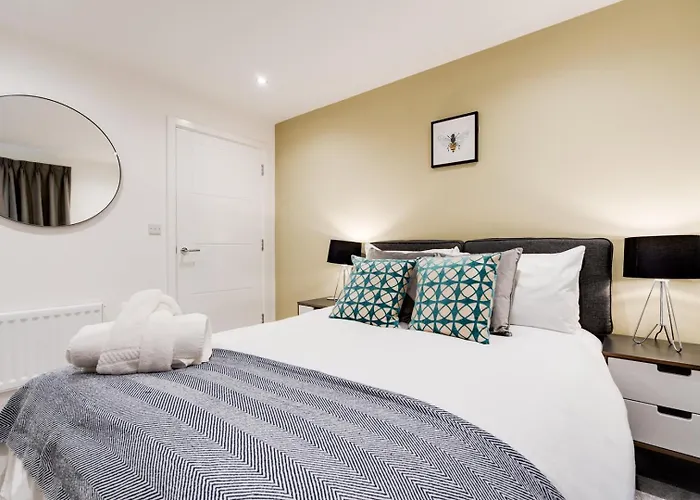 Spacious Modern 2 Bedroom Old Trafford & Free Parking 曼彻斯特