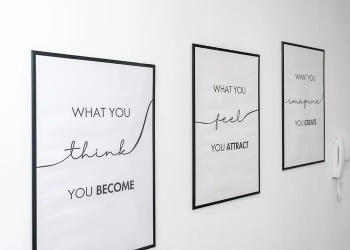 Cozy 2 Bed - Unlimited Wi-fi - Free Parking - Sleeps 6 - By Old Trafford شقة