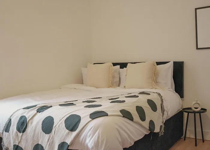 Сasa de vacaciones Citycharmms- Entire Near Etihad Stadium *