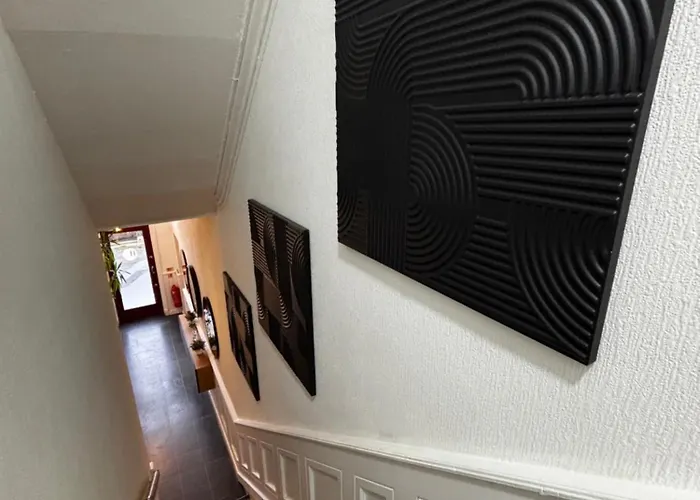 Hendham House - Near Etihad Stadium, Coop Live Arena, Ao Arena, Piccadilly Train Station & Centre Manchester