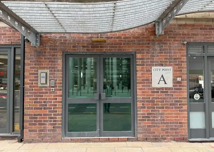 Spacious 2 Double Bedroom Near Centre, Salford Apartamento *