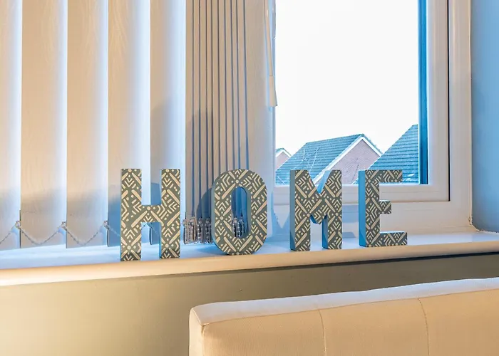 Дом отдыха 4 Bedroom Town House- Free Parking, Perfect For Families And Contractors *