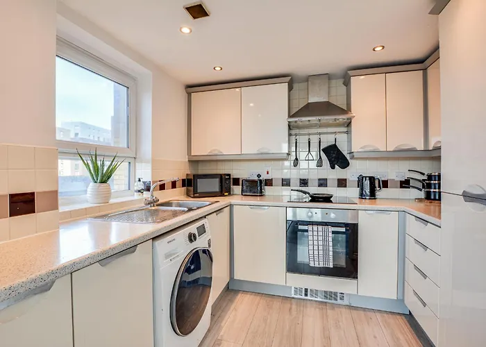 Apartament New Stylish Free Parking Sleeps 5 Or 6