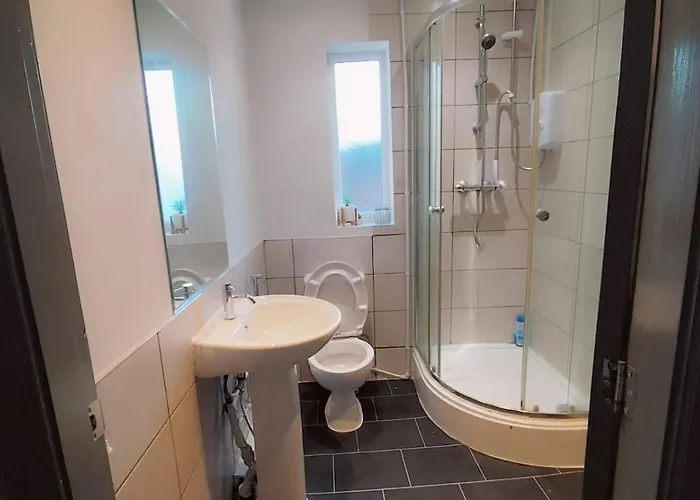 게스트하우스 Double-bedroom In The Heart Of Eccles Bh2 Perfect For Short *