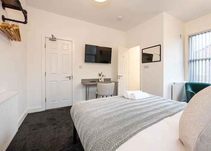 Private Ensuite With Kitchen Access By Irwell Hotel