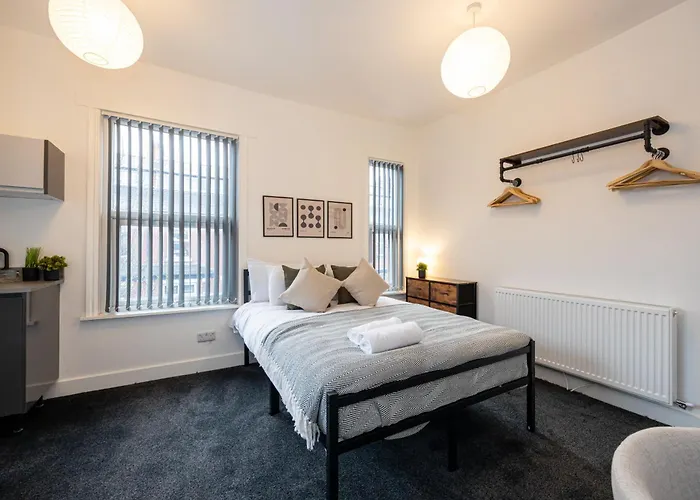 Private Ensuite With Kitchen Access By Irwell Hotel *