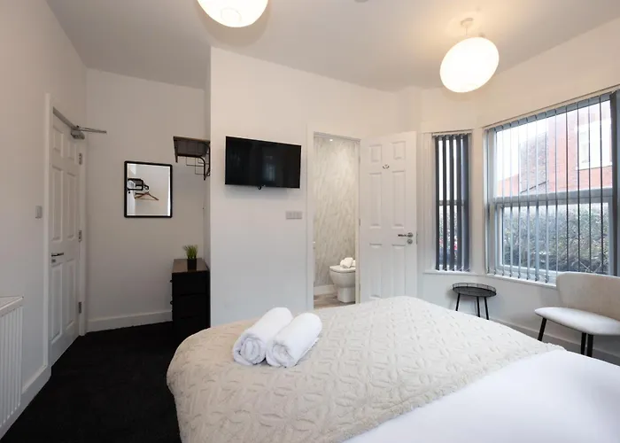 Private Ensuite With Kitchen Access By Irwell Hotel *
