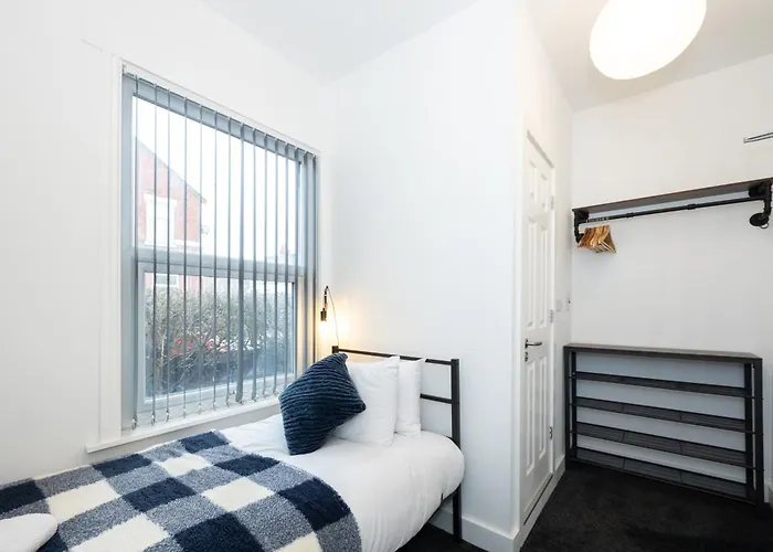 Hotel Private Ensuite With Kitchen Access By Irwell *