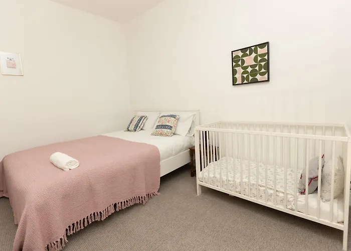 The Victorian Charm Retreat Semesterbostad