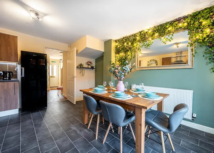Διαμέρισμα Cosy 4-bed House L Garden L Free Parking L Wifi L Specious L Hosted By The Cosy Corner Nationwide Μάντσεστερ