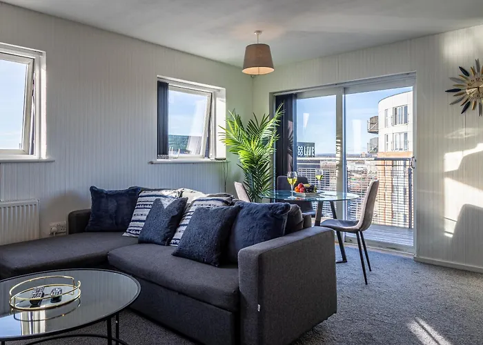 Manchester, Etihad Stadium View , Coop Live, Modern 2 Bed Apartment,