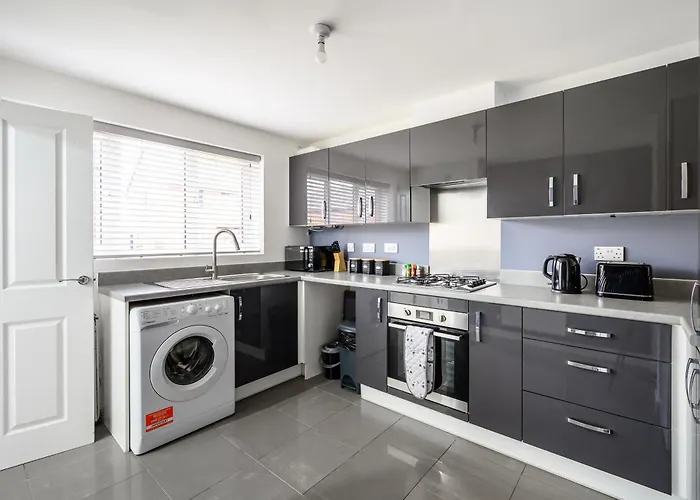 Ferienhaus House With Garden, Sleeps 5, Centre Close, Manchester, Free Fast Wi-fi, Free Parking, 55-inch Tv, Self-check In - Contractors! *