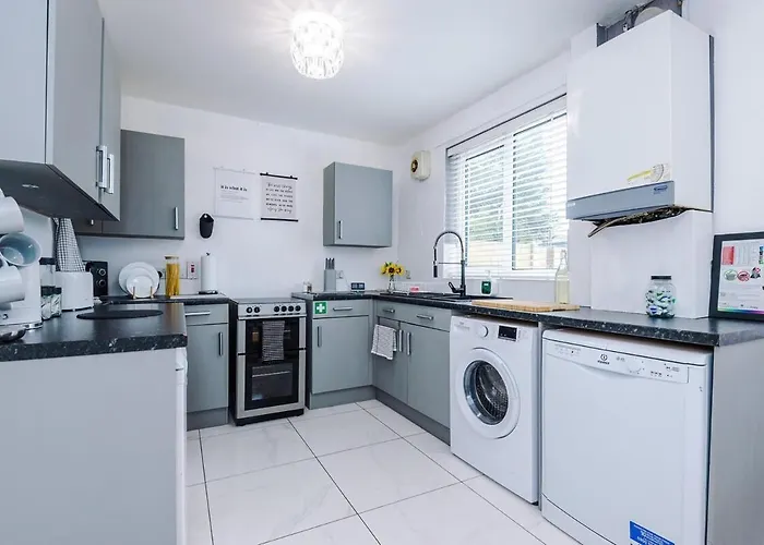 Stunning In Altrincham, Large Driveway, Sleeps 7, Perfect For Groups Apartamento Mánchester