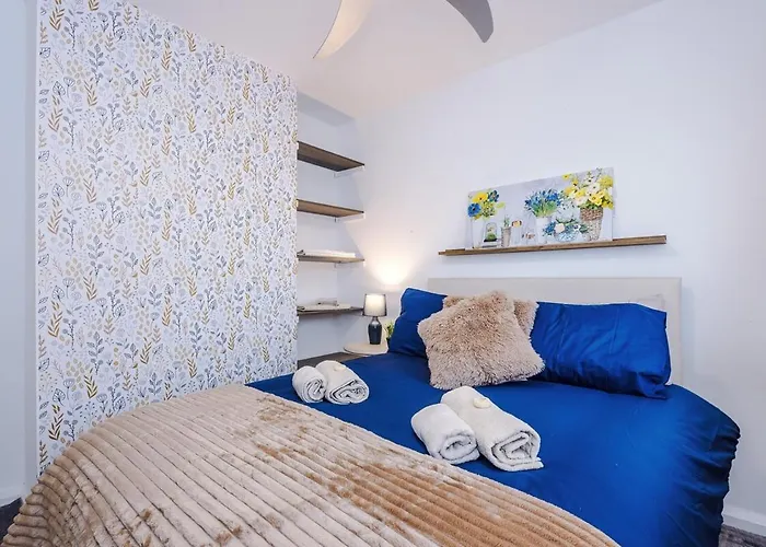 Apartamento Stunning In Altrincham, Large Driveway, Sleeps 7, Perfect For Groups