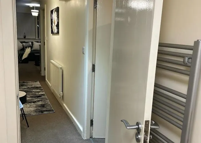 Lejlighed 2Br Comfort Stay - Ideal For Long Stays Manchester