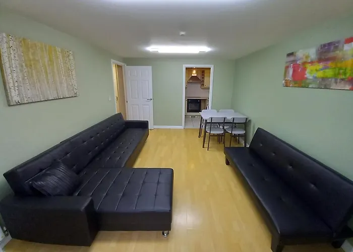 Perfect For Construction Workers And Building Contractors Apartment